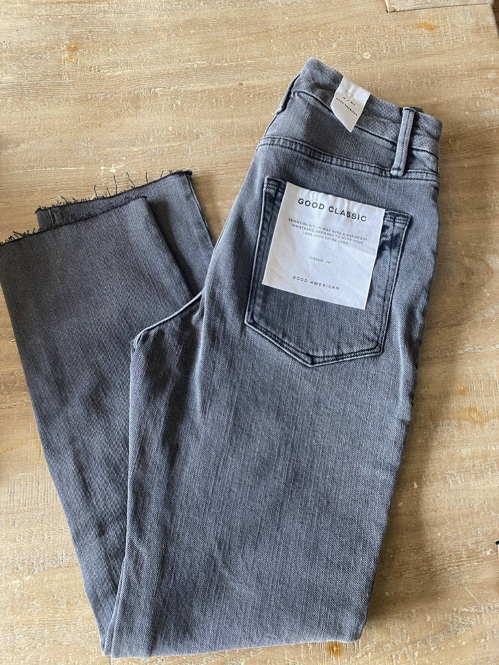 Good American Women's Gray Cropped Fray-Hem Jeans